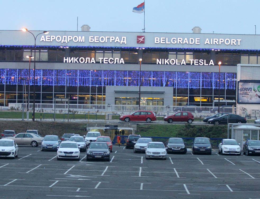 Авион немачке компаније принудно слетео на београдски аеродром